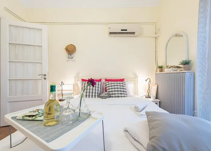 Lovely 1 Bedroom Apartment In Athens