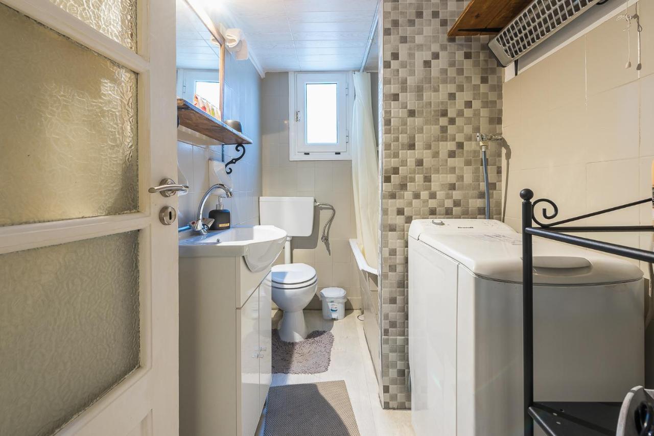 Lovely 1 Bedroom In Apartment Athens